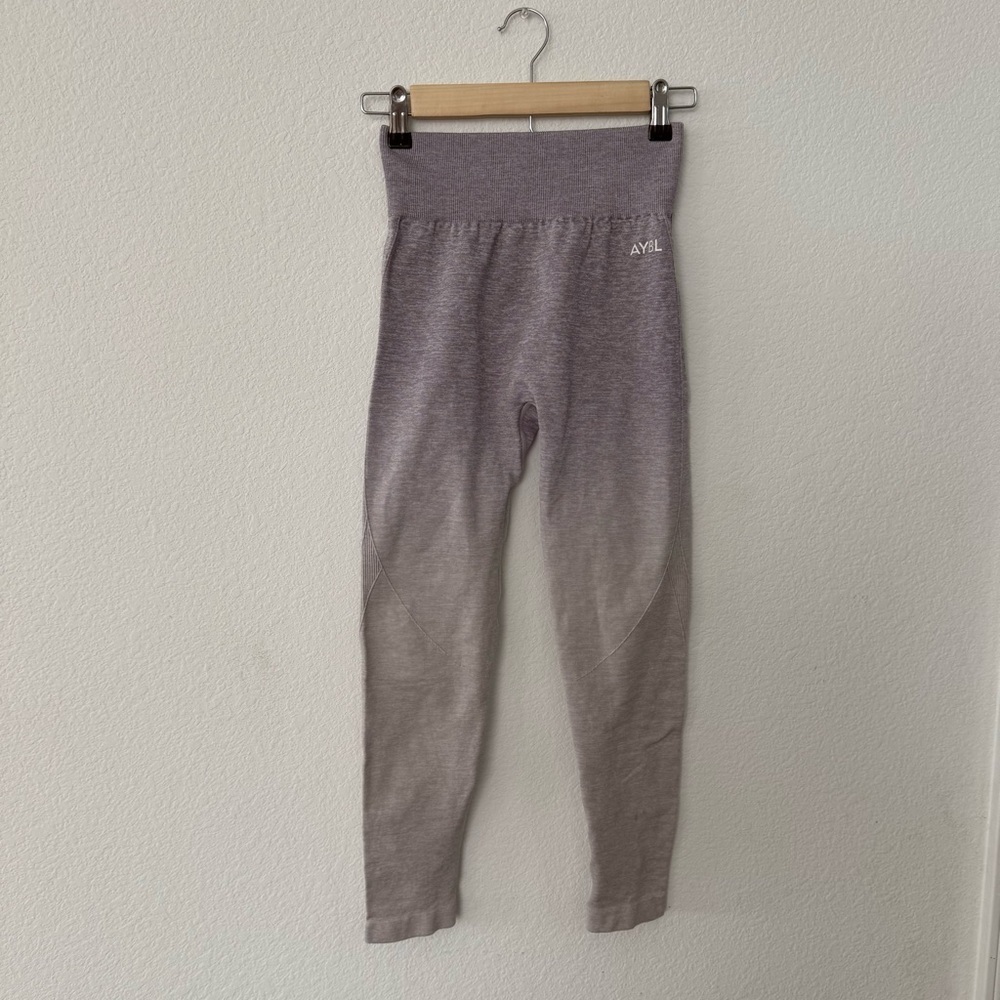 AYBL- High Rise Seamless Purple Ombré Leggings Small